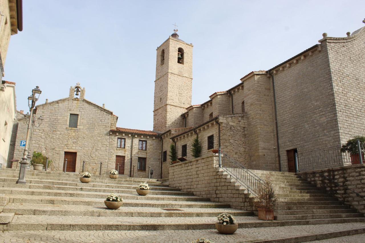 La Vecchia Posta B&B Calangianus Exterior photo